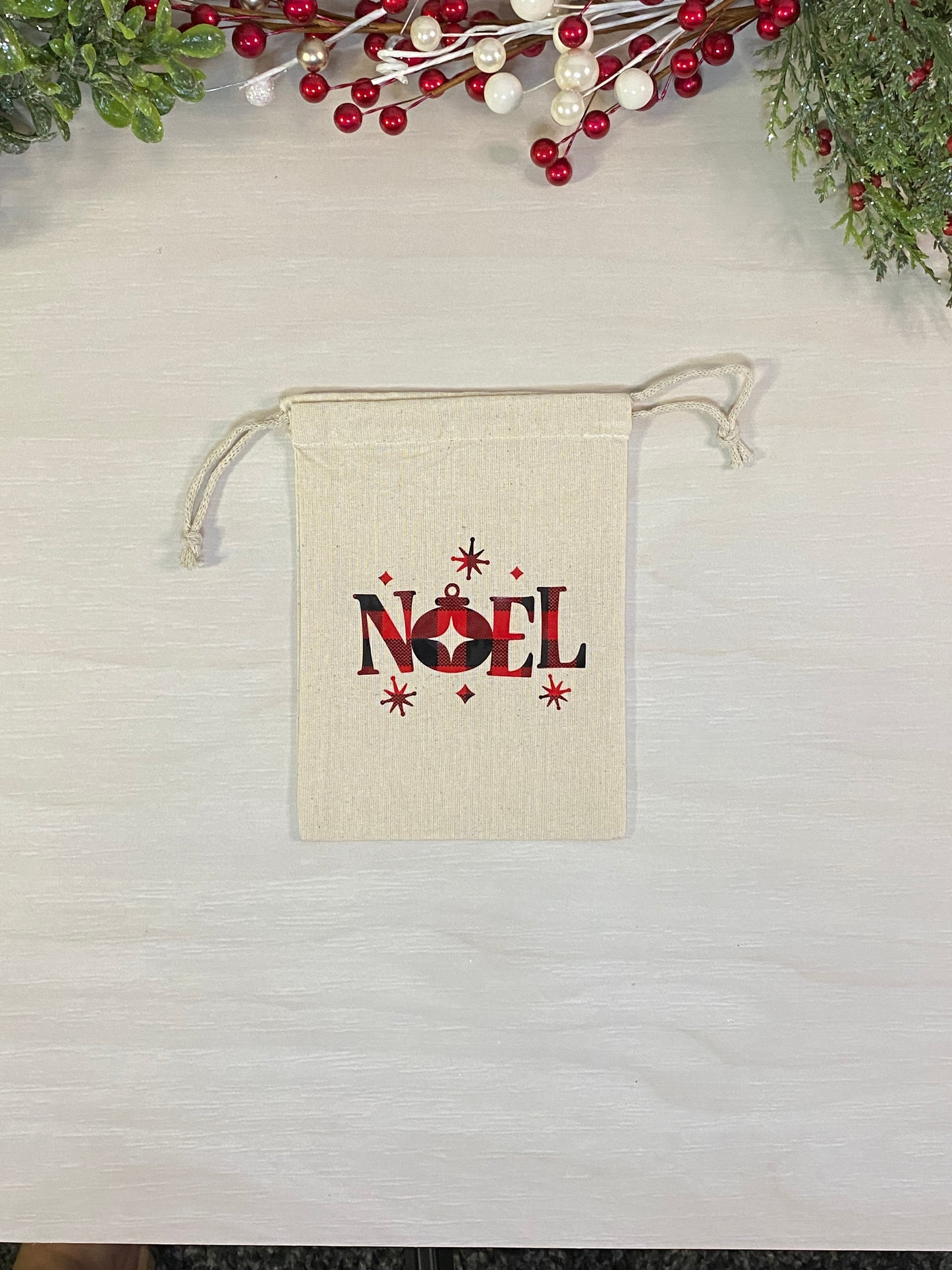 Sac cadeau réutilisable - motif de Noël rouge et noir