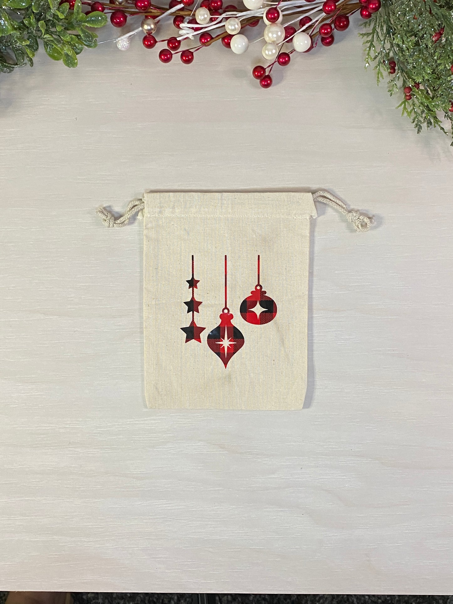 Sac cadeau réutilisable - motif de Noël rouge et noir