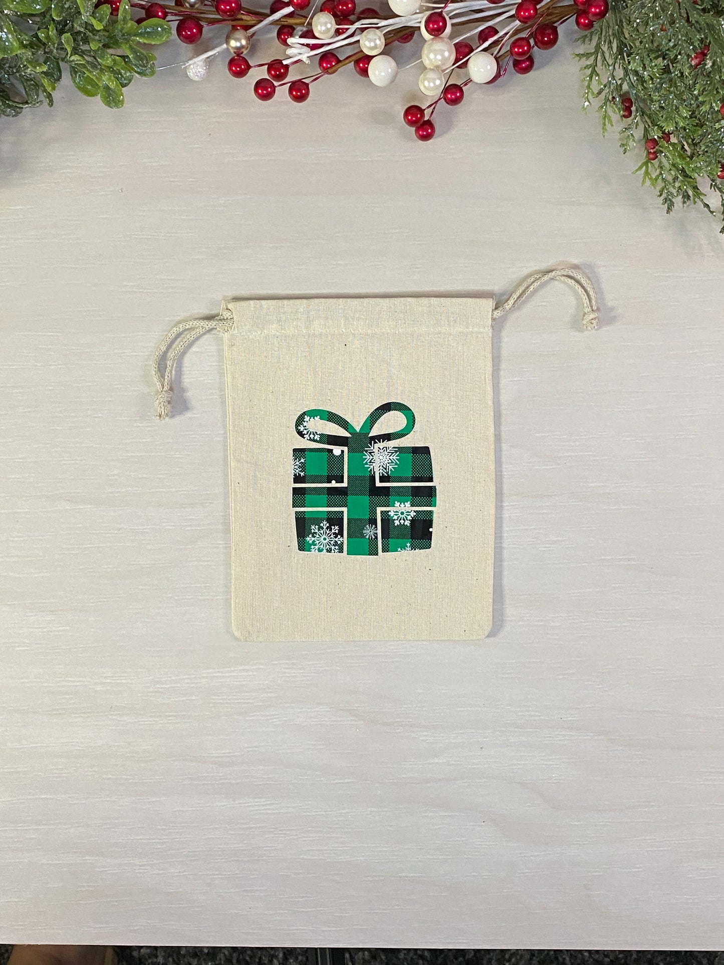 Sac cadeau réutilisable - motif de Noël vert et noir avec flocons