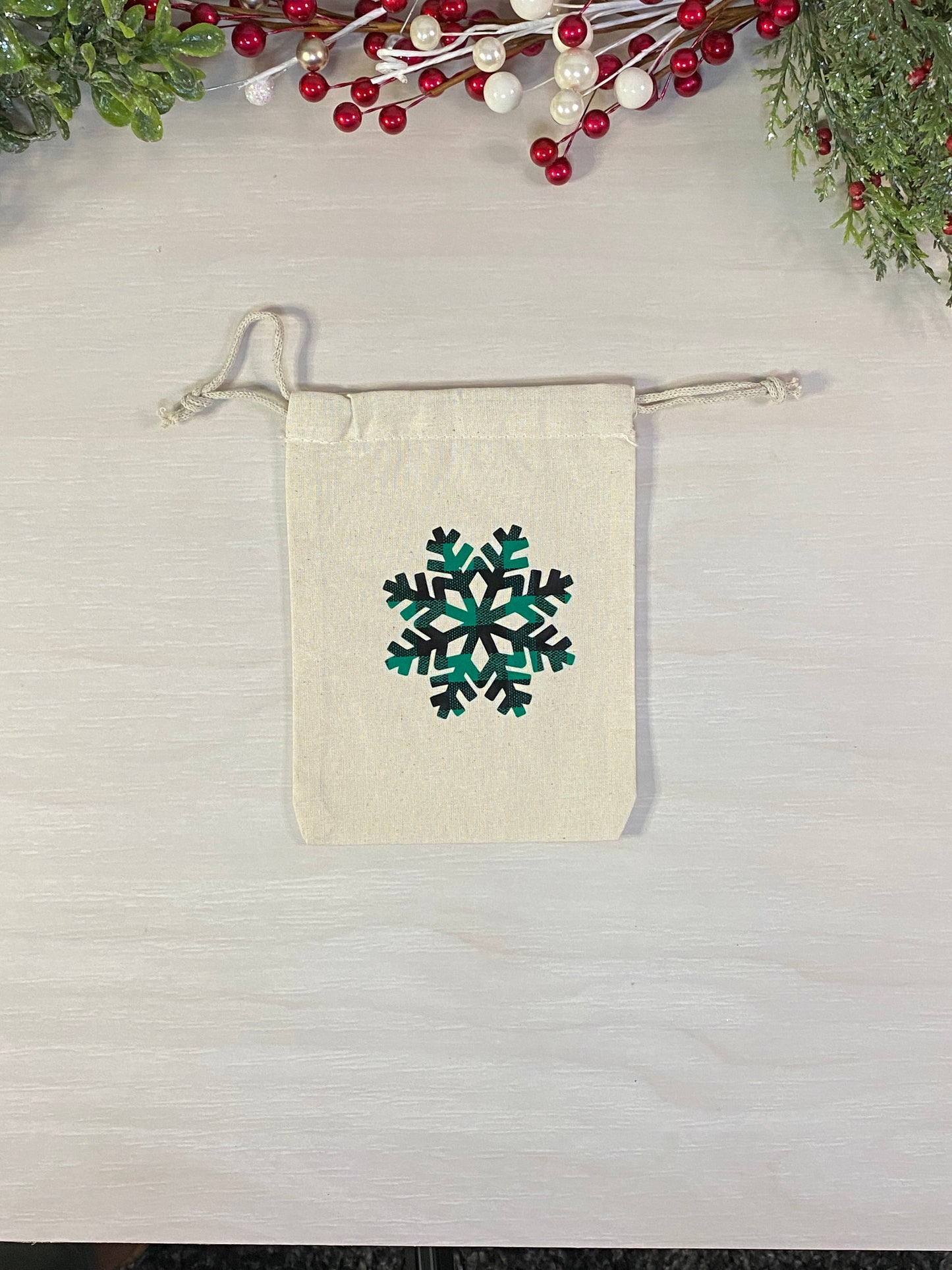 Sac cadeau réutilisable - motif de Noël vert et noir