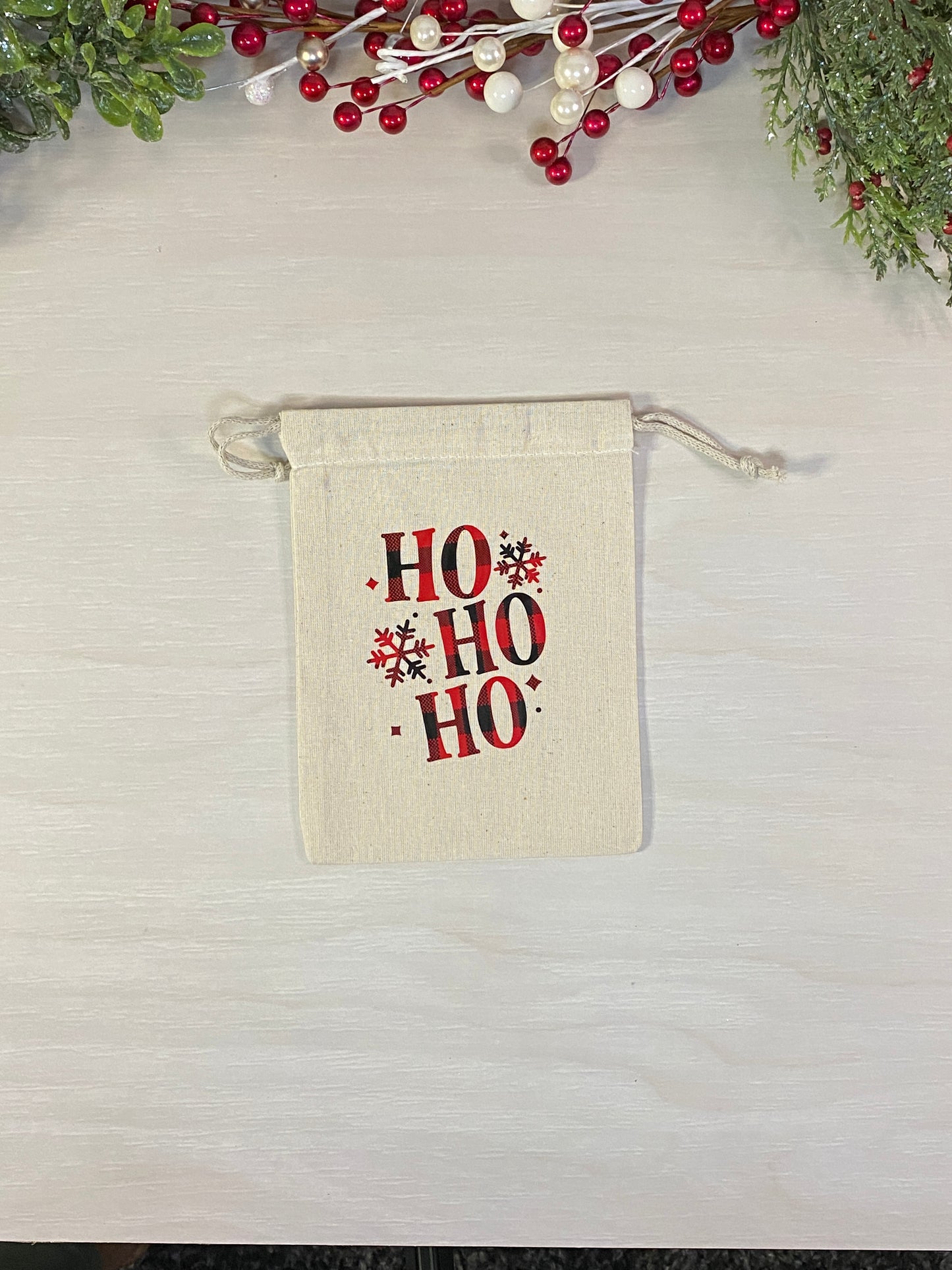 Sac cadeau réutilisable - motif de Noël rouge et noir
